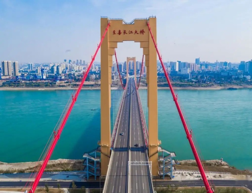 宜昌三峡机场停车场收费标准，三峡机场附近有便宜的停车场吗？