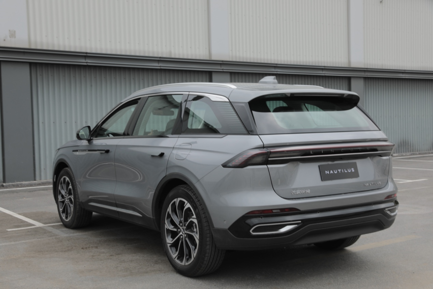 豪华且实用的中大型SUV：全方面欣赏全新林肯