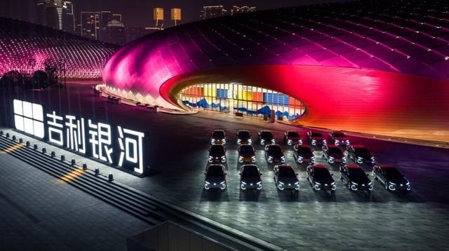 没被小米致敬的吉利，反手甩出银河E8，不会便宜的SU7慌不慌？