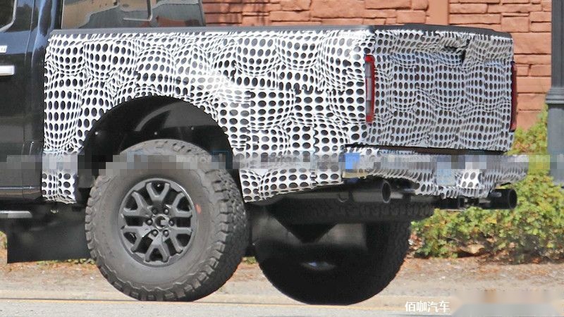 2021-ford-f-150-raptor-spy-photos (4).jpg