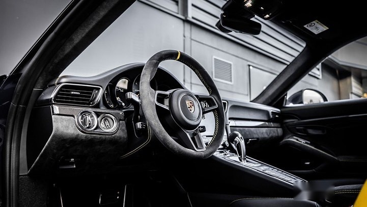 保时捷911 GT2 RS实车 很强的运动感