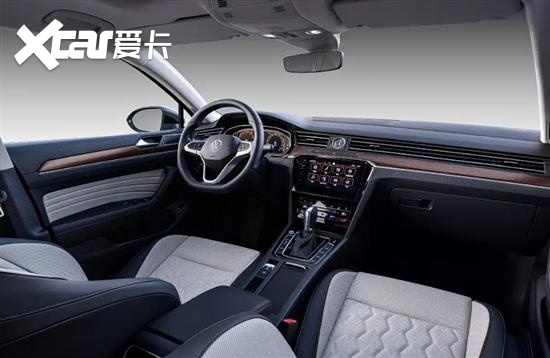 一汽-大众迈腾臻选款上市 售价17.49万元起