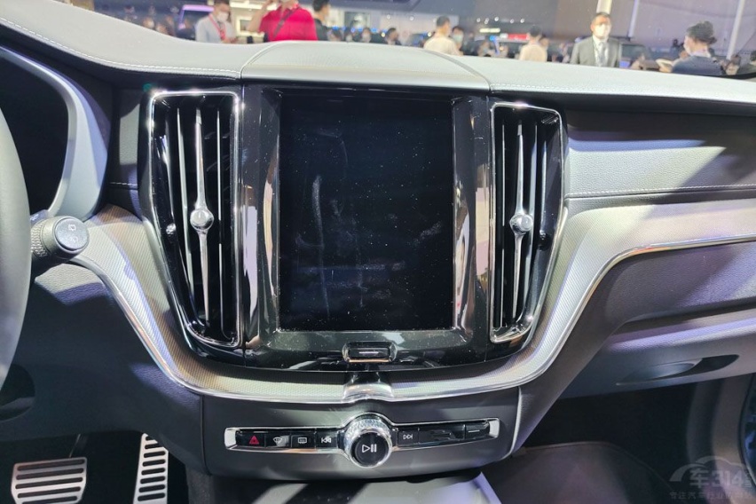 沃尔沃XC60对比凯迪拉克XT5 更推荐后者