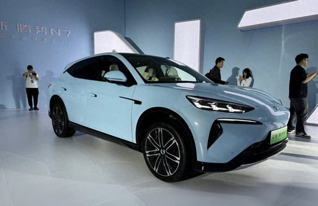 上市即王炸！全新比亚迪腾势N7来了，23.98万起，预定爆款