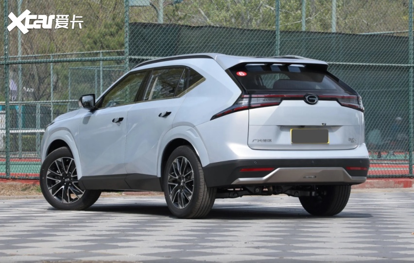 传祺gs4推出新版本,外观内饰均重做,动力系统也优化