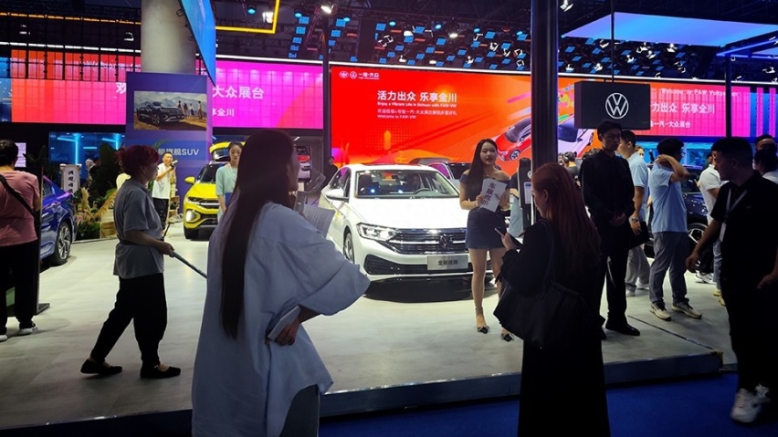 无关电动车，从爱买豪华车到没兴趣，成都人经历了什么？