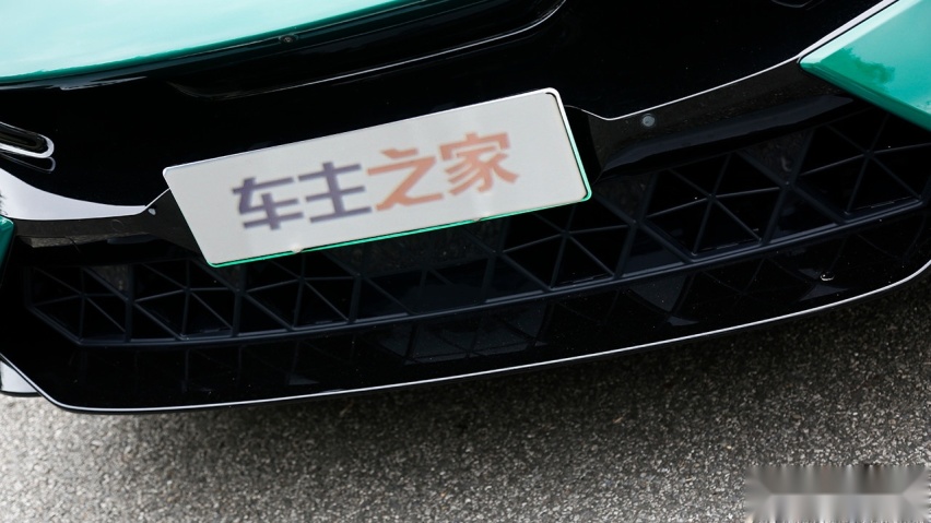 100万买它还是卡宴？路特斯Eletre操控惊艳到我
