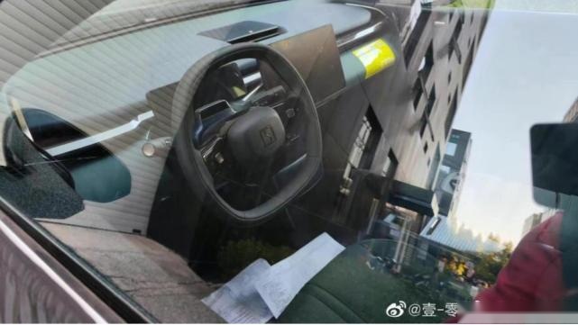加入新赛道！预计售15-20万元，极氪全新小型SUV谍照曝光