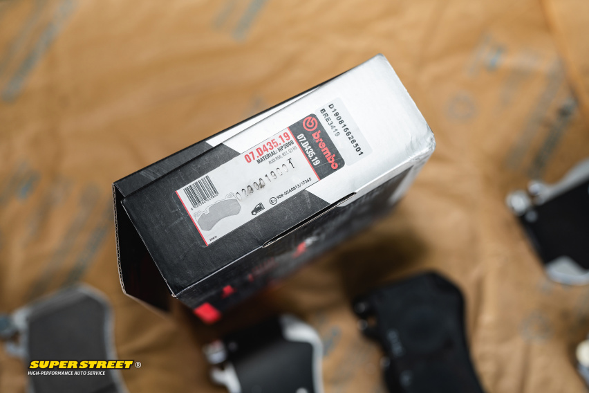 奔驰E级更换Brembo HP2000刹车片CZV打孔刹车盘