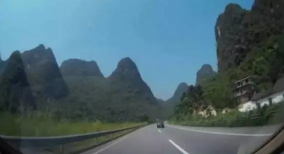 车里要不要安装行车记录仪，看完这个就明白了