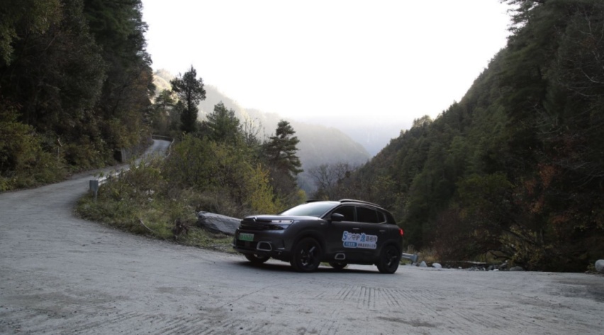 川西试驾天逸PHEV，开车也能拥有泡温泉一般的享受