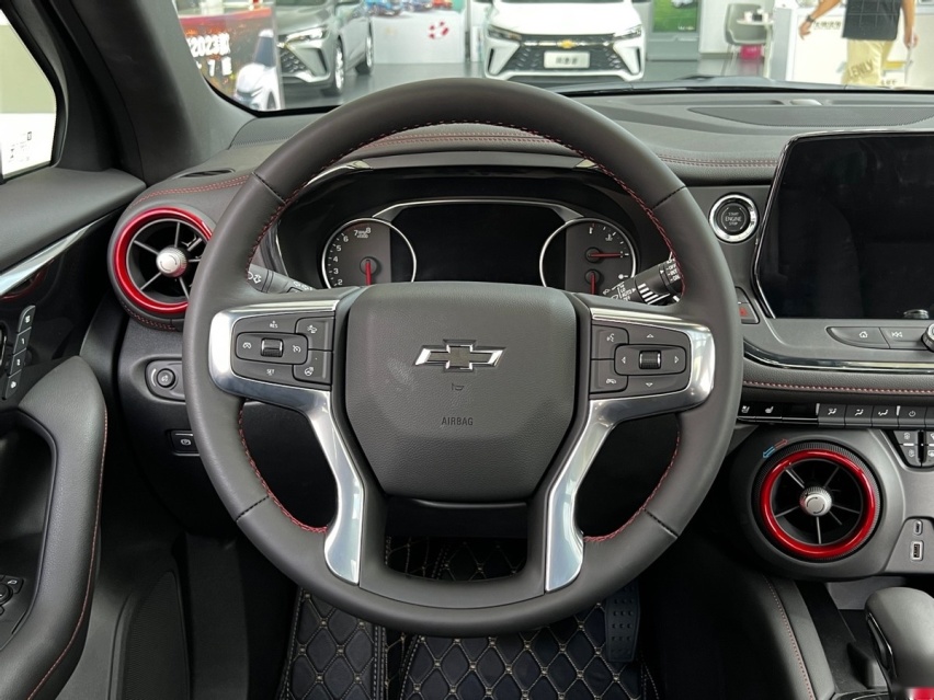 19.49万起合资中大型SUV，还是7座！ 探店2023款雪佛兰开拓者