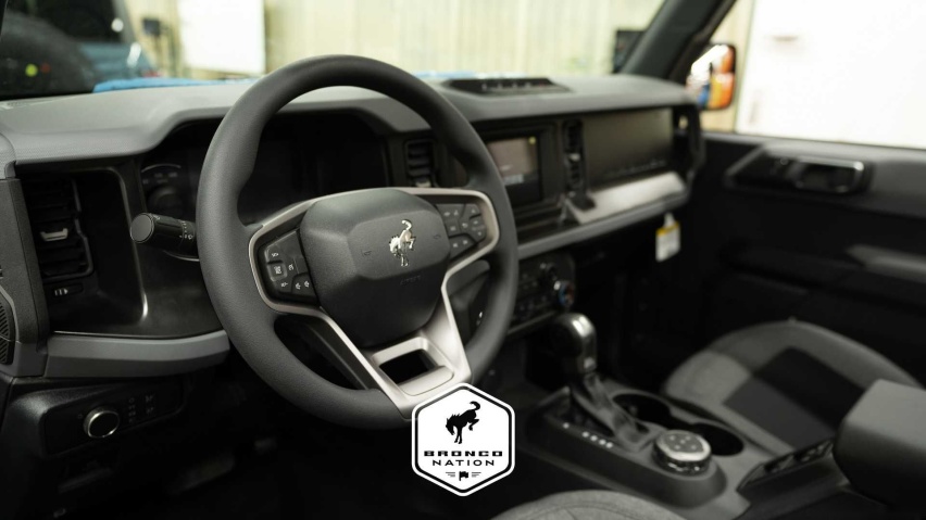 ford-bronco-base-interior-dash.jpg
