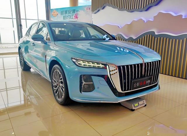 2023款红旗H6实车到店，颜值看齐H9，燃油/混动任选，预售17万起