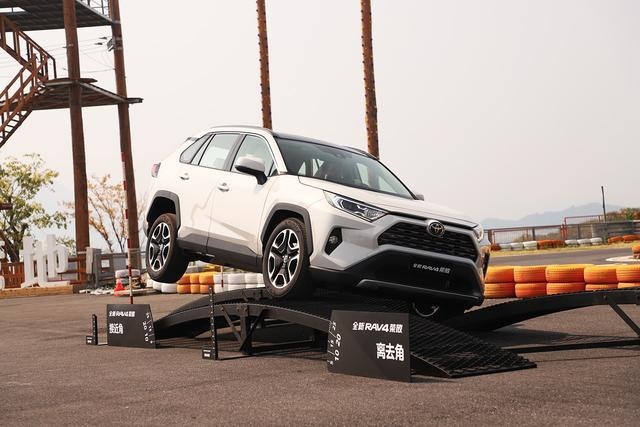 它真敢要CR-V的命吗？全新丰田RAV4荣放实际蜕变有多少