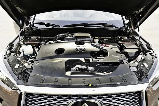 不烂大街且有调性的豪华SUV，路虎发现运动版和QX50怎么选