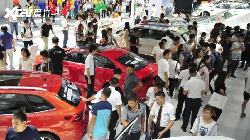 别光盯着新能源了，眼下抄底燃油车可能更香