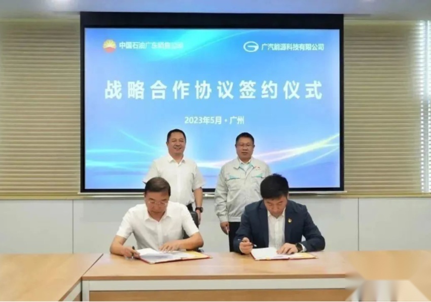 神车也愁卖！降至2.98万，宏光MINIEV打响电车下乡第一枪