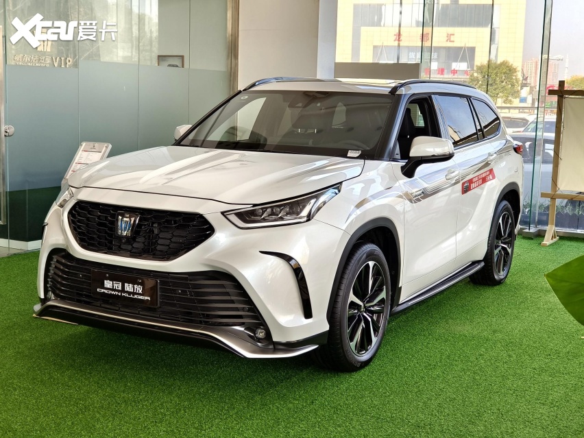 汉兰达孪生兄弟 实拍一汽丰田皇冠陆放 经典7座家用suv