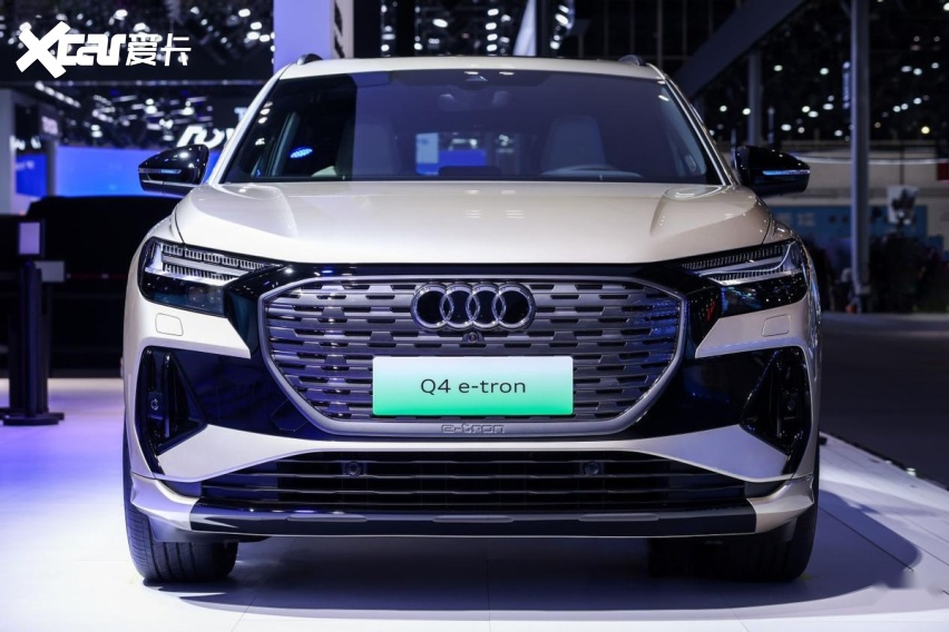 同台展出的奥迪q4 e-tron,以精致豪华,精益纯电,精准续航的产品价值