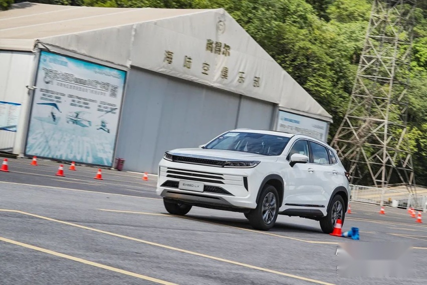 10万级别的高端紧凑SUV，极限驾驶也不虚