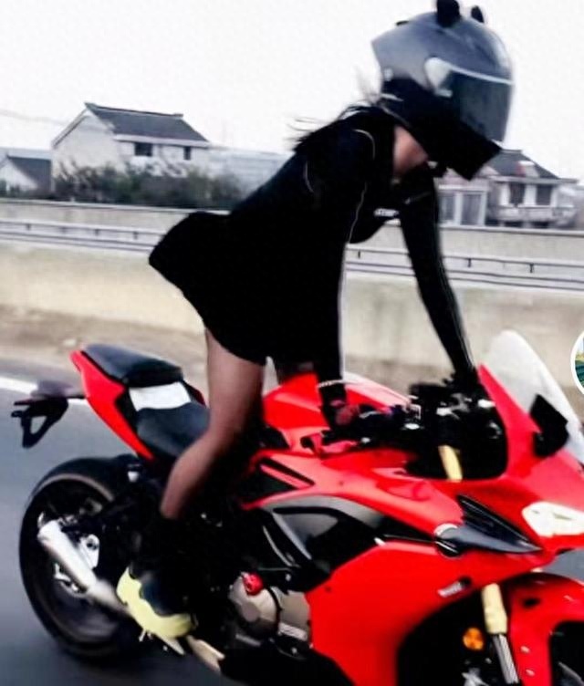 摩托女网红又出事了！为了流量不要命，什么时候能消停？