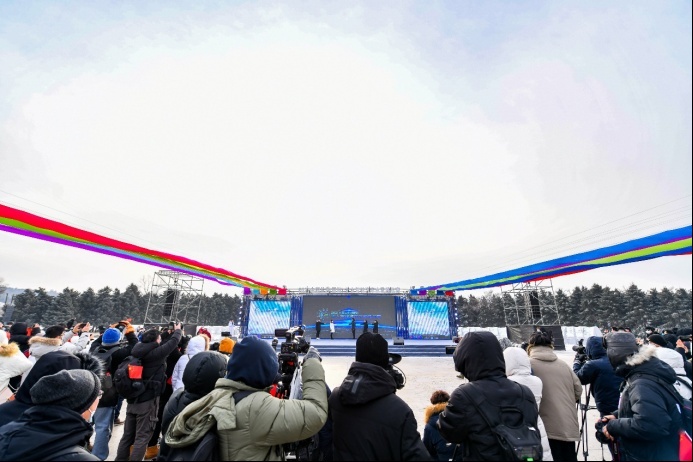 2021中国长春（国际）无人驾驶汽车冰雪挑战赛开赛