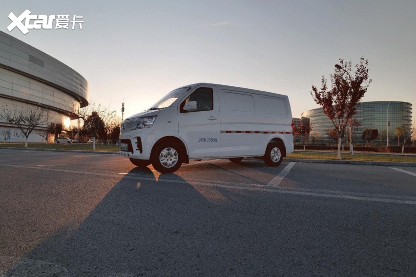 省钱又高效，长安睿行EM60成双十一快递配送神器