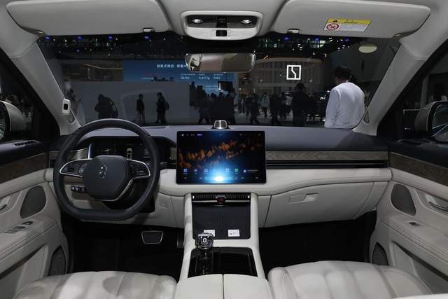全家出游选什么车？推荐三款40万元内可油可电中大型SUV