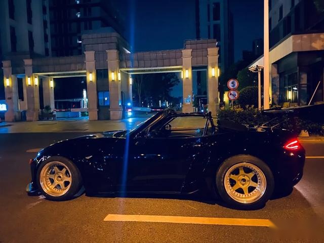 上海小姐姐改装的宽体马自达MX-5，精品程度让老玩家自愧不如