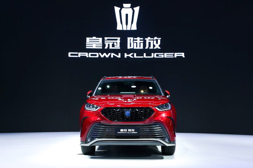 一口气发布四款新车，第十六代丰田皇冠来袭，还会受国人待见吗？