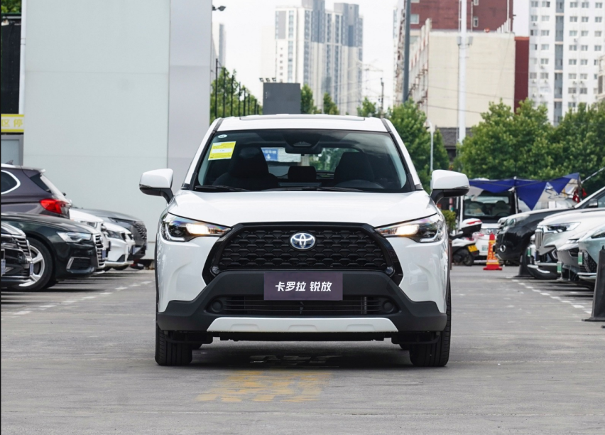 终端降价3.5万，油耗低至4.56L/100km，卡罗拉锐放加入价格战
