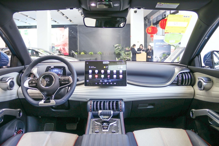 个性纯电紧凑型SUV 元PLUS到店实拍 13.18万元起售