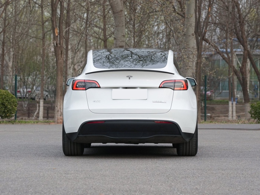 奔驰GLC还是特斯拉Model Y？中型SUV到底怎么选