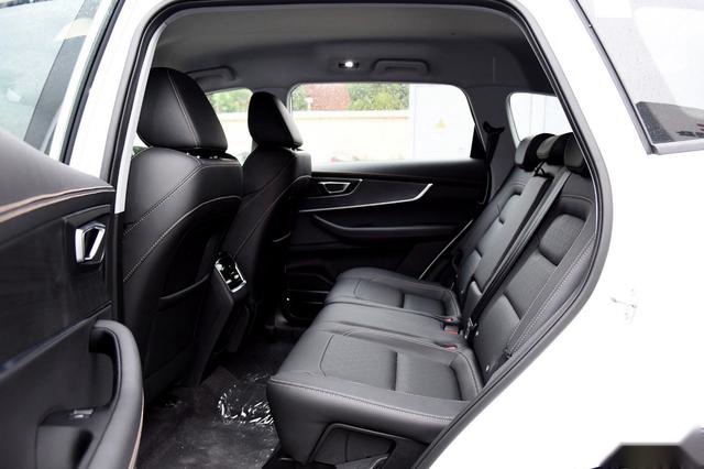 10万就能买到7座中型SUV？新款瑞虎8值不值