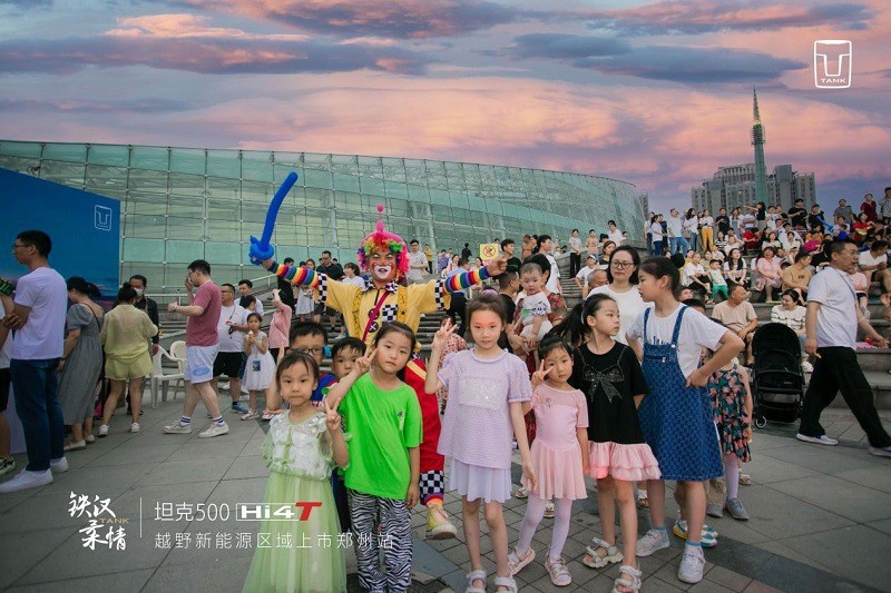 售价33.5万元，硬派越野坦克500 Hi4-T郑州区域正式全擎上市