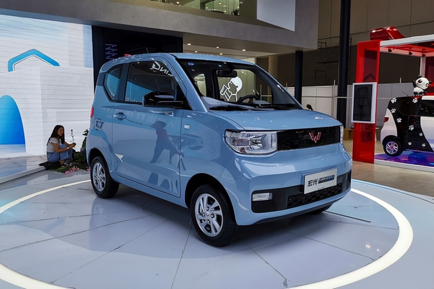 8月新能源轿车销量榜：秦第1，“神车”第2，海豚第4，Lumin第10