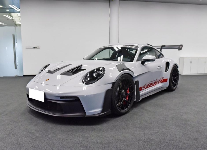 燃油跑车里永远的神，售价300万能3.2秒破百，911GT3 RS发布