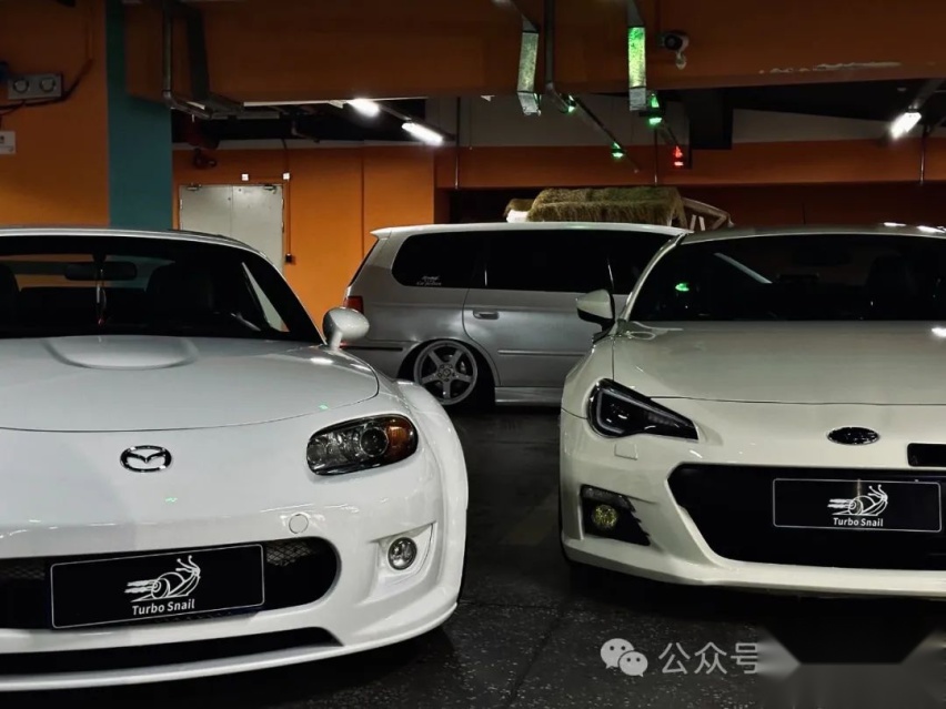 小姐姐打造竞技走街范马自达MX-5，竟是被男友带入的