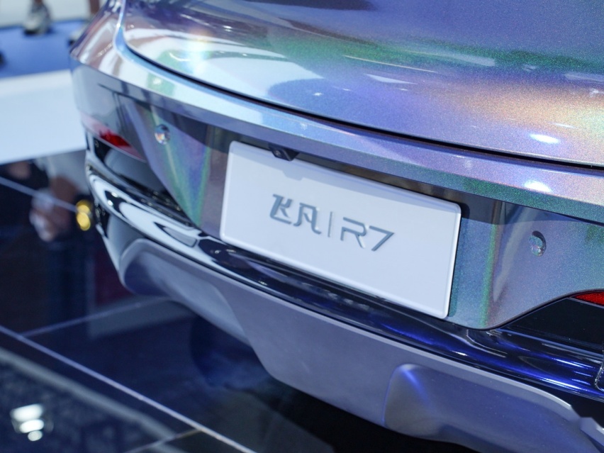 SUV屏霸？2.95m超长轴距+高性能 这新车27.99万起！