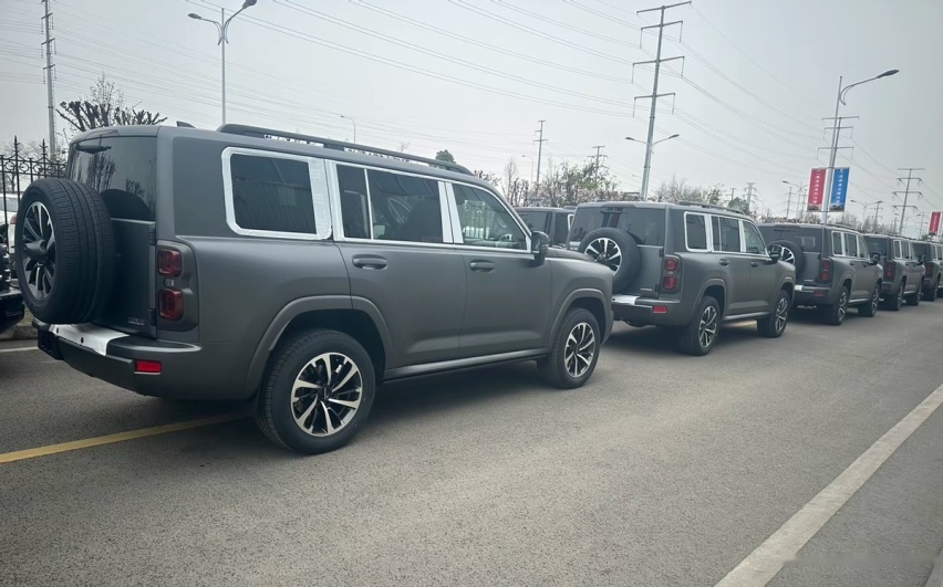 新一代哈弗H9到店，配前后差速锁+博格华纳四驱，或上市在即