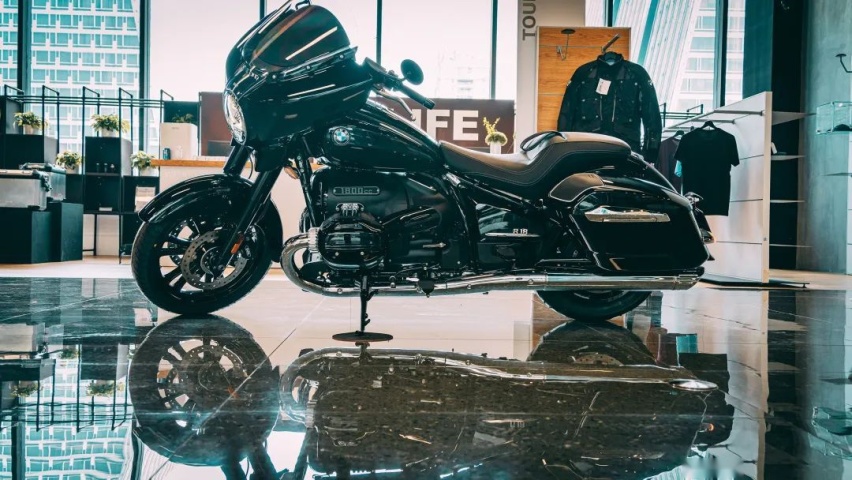 原来宝马也有这样的摩托！探店BMW R18 游侠/洲际旅行家