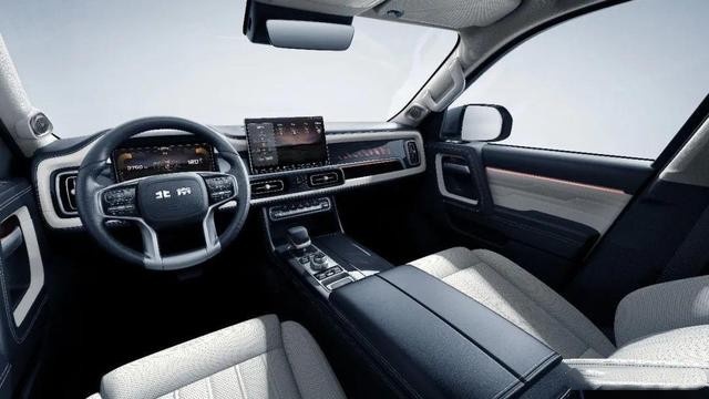北京BJ60实车外观霸气 2.0T+48V轻混 外挂备胎