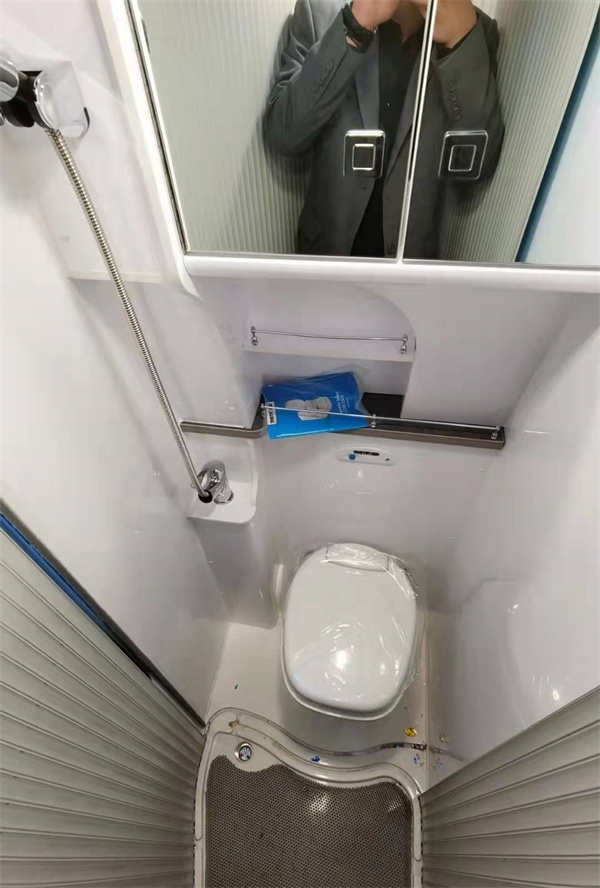 瑞弗启界R500，集商务、居家出行于一身的豪华商务旅居车