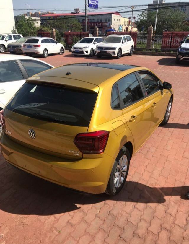 上汽大众4s店偶遇首辆19款全新polo