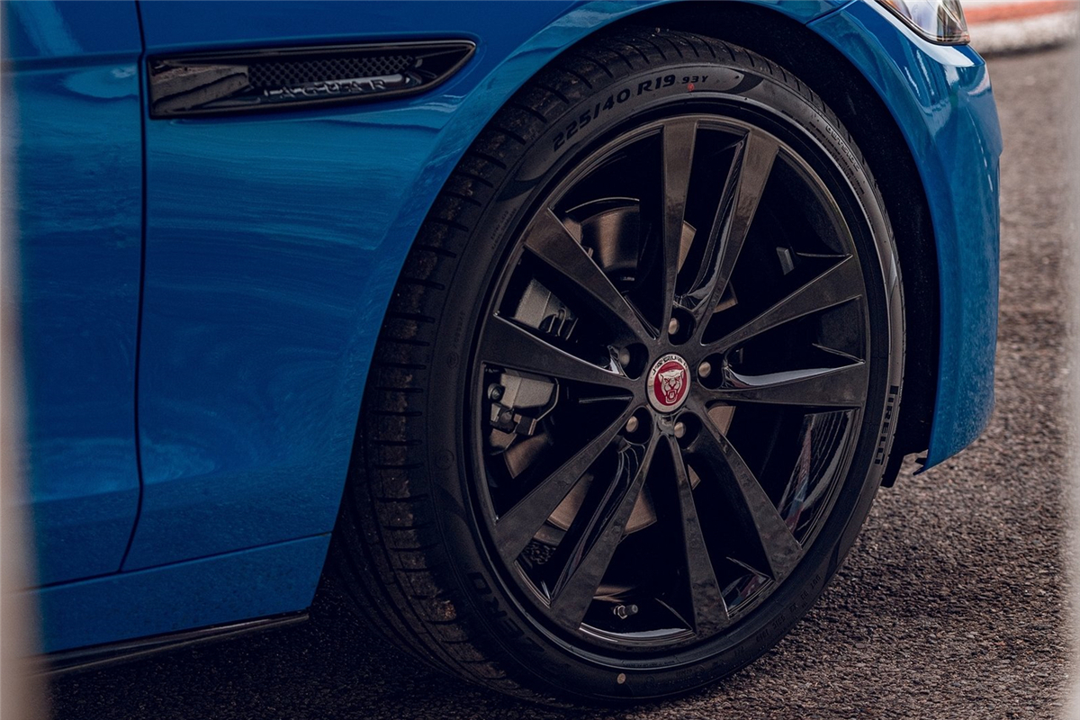 �����м�(j��)܇����ϴ�� �ݱ��l(f��)��XE��Reims Edition