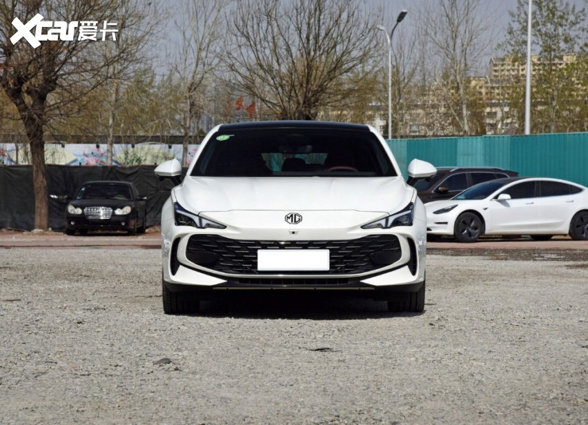 年轻人不用痴迷奥迪A7，名爵新车长近4米9配四出排气，2.0T+9AT