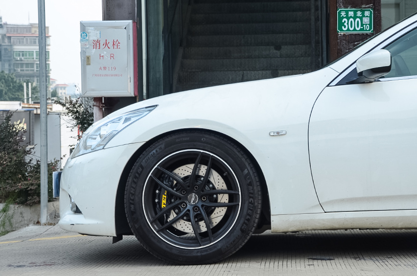 英菲尼迪G37改装TEI ​刹车和绞牙避震案例分享
