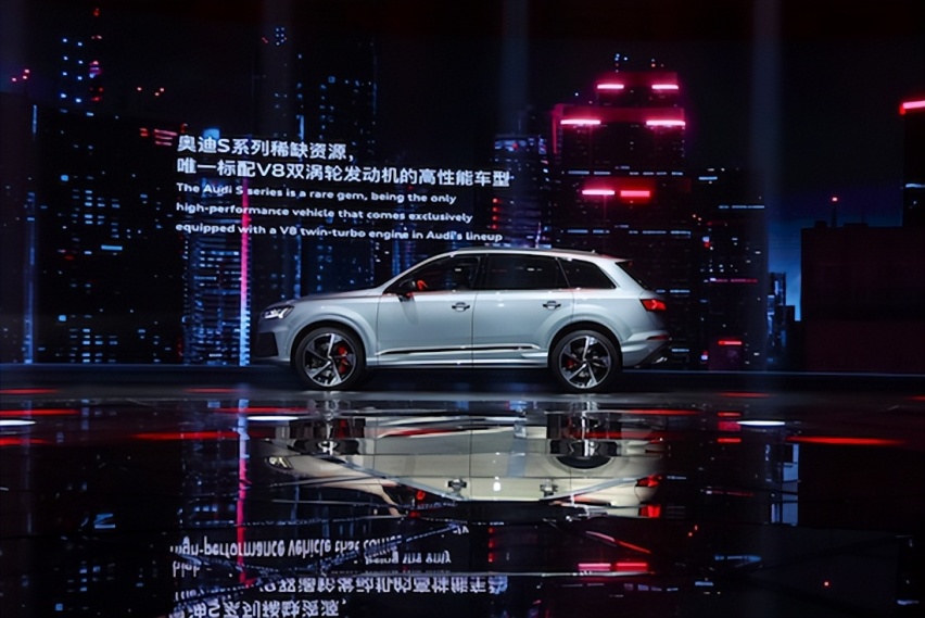 全新奥迪 SQ7暗夜骑士版正式上市