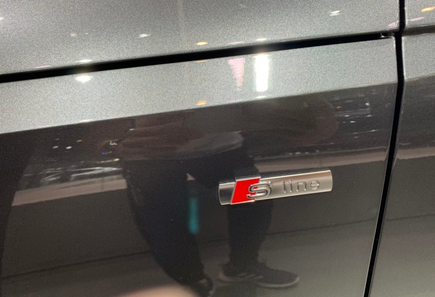 要有怎样的经济条件？才能养得起一款奥迪A4L 45TFSI四驱车型